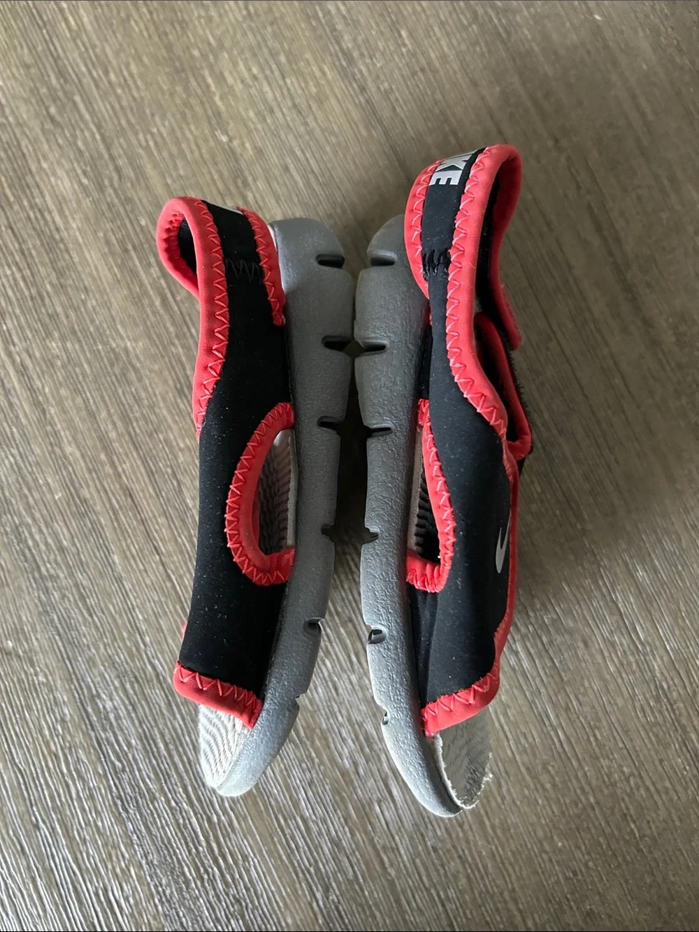 Nike Kids Black and Red Logo Hook-and-Loop Sandals, Sz. 5.